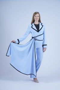 جمبسوت أزرق وأسود مع حزام أمامي
